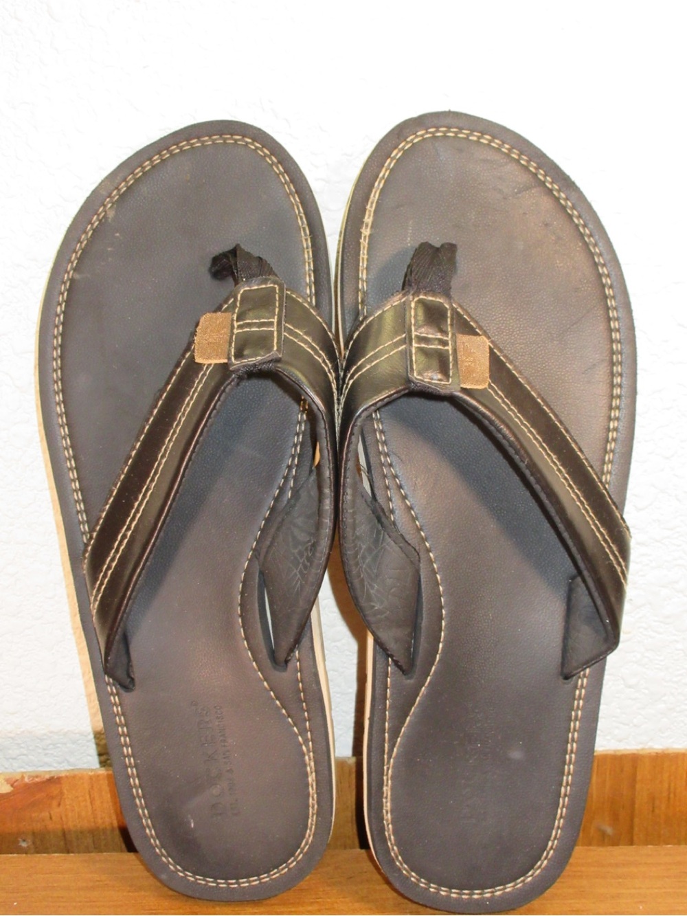 Dockers Men's Dark Brown Leather-Trim Flip Flops size 10